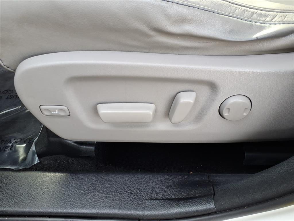 used 2017 Toyota Highlander Hybrid car, priced at $20,953