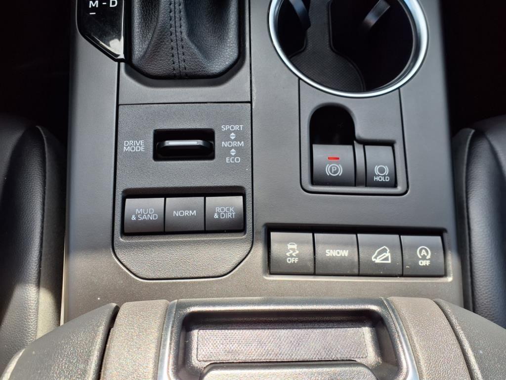 used 2022 Toyota Highlander car, priced at $38,443