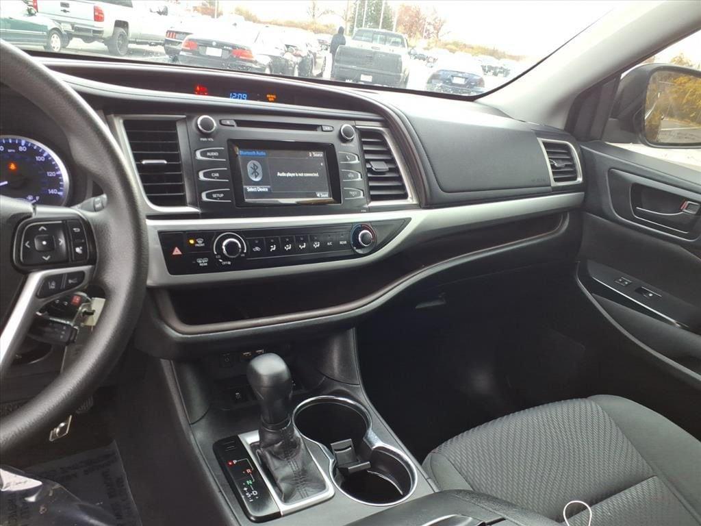 used 2019 Toyota Highlander car, priced at $27,536