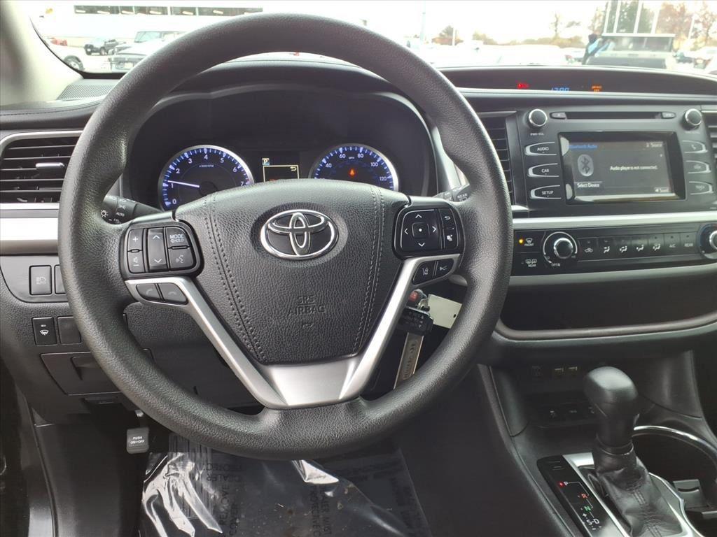 used 2019 Toyota Highlander car, priced at $27,536