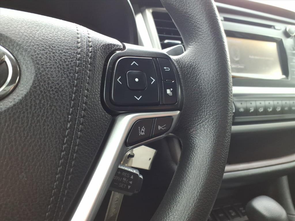 used 2019 Toyota Highlander car, priced at $27,536