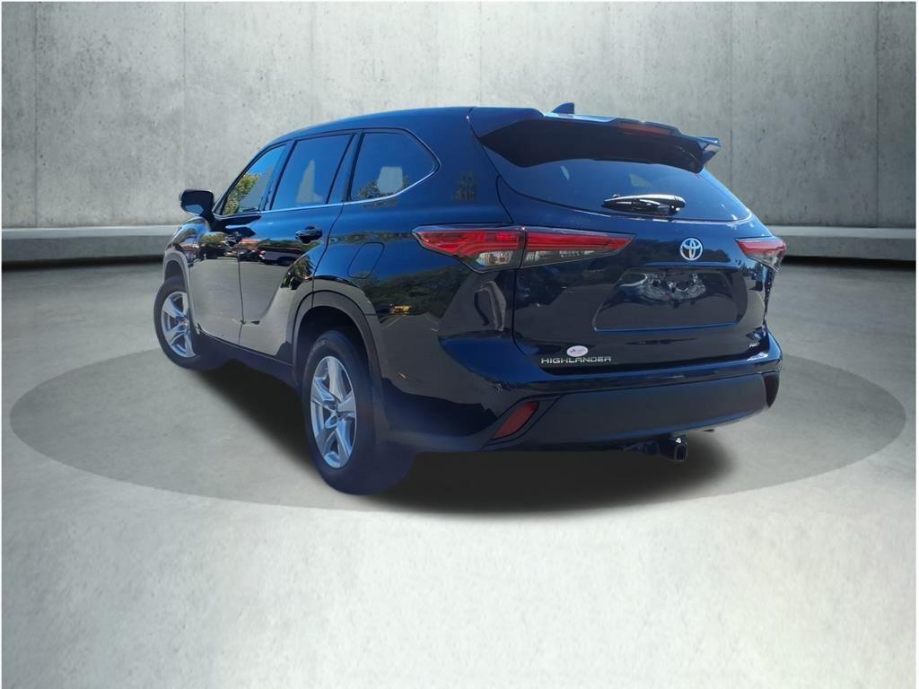 used 2021 Toyota Highlander car, priced at $28,357