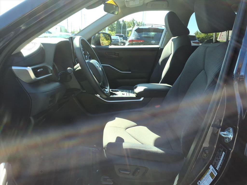 used 2021 Toyota Highlander car, priced at $28,357