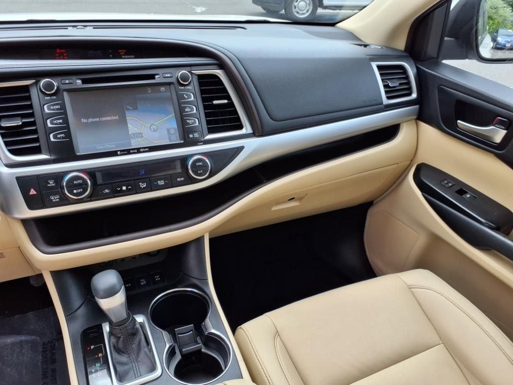 used 2019 Toyota Highlander car, priced at $26,588