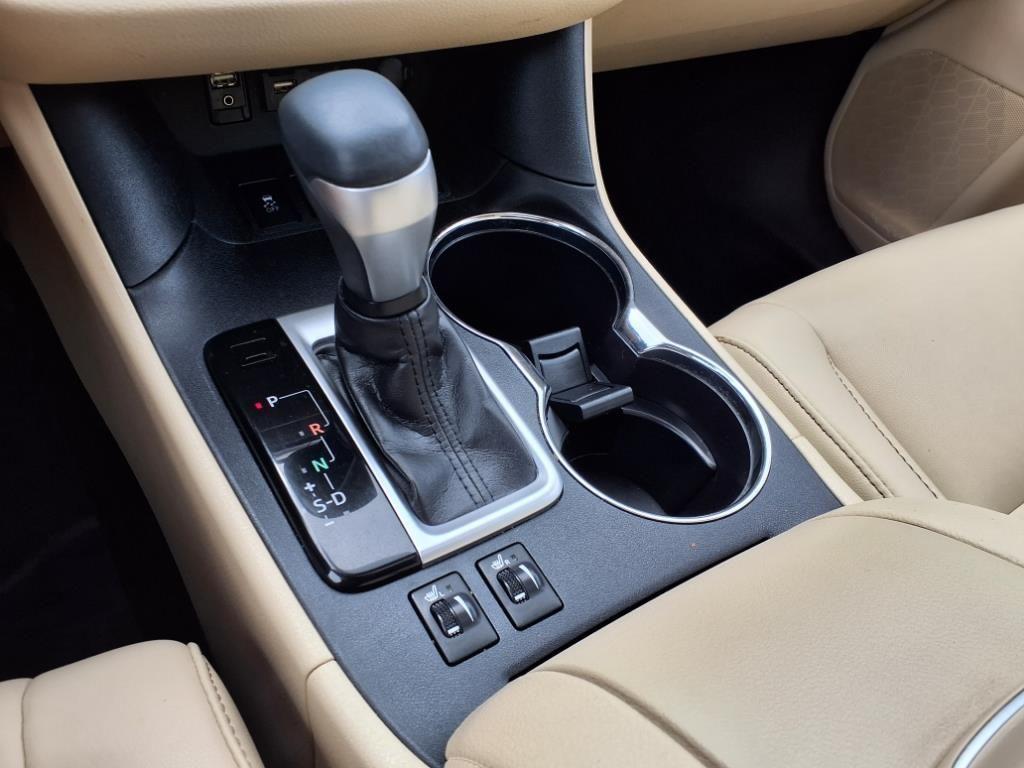 used 2019 Toyota Highlander car, priced at $26,588