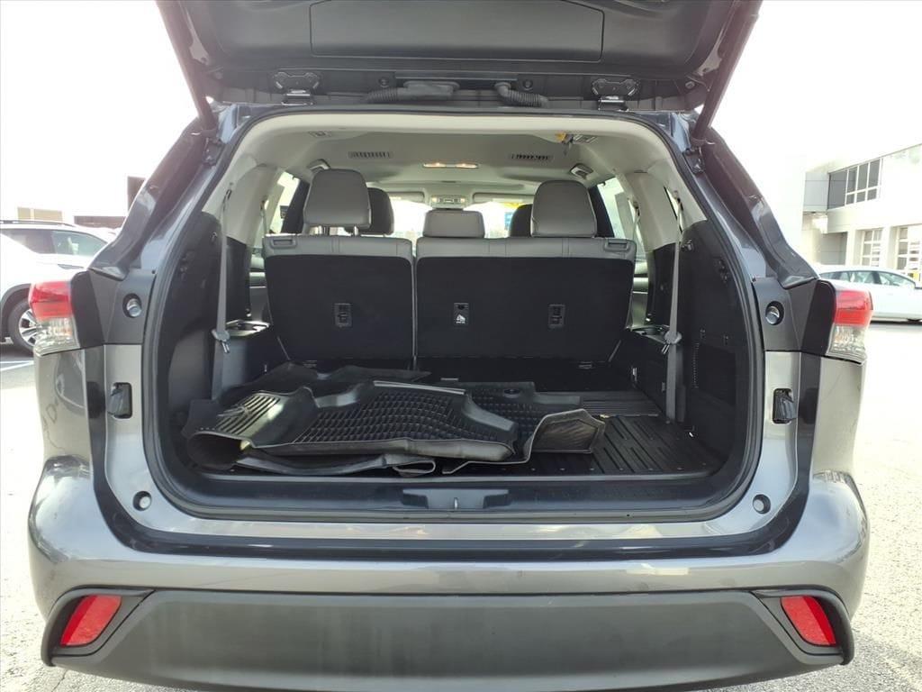 used 2023 Toyota Highlander car, priced at $35,887