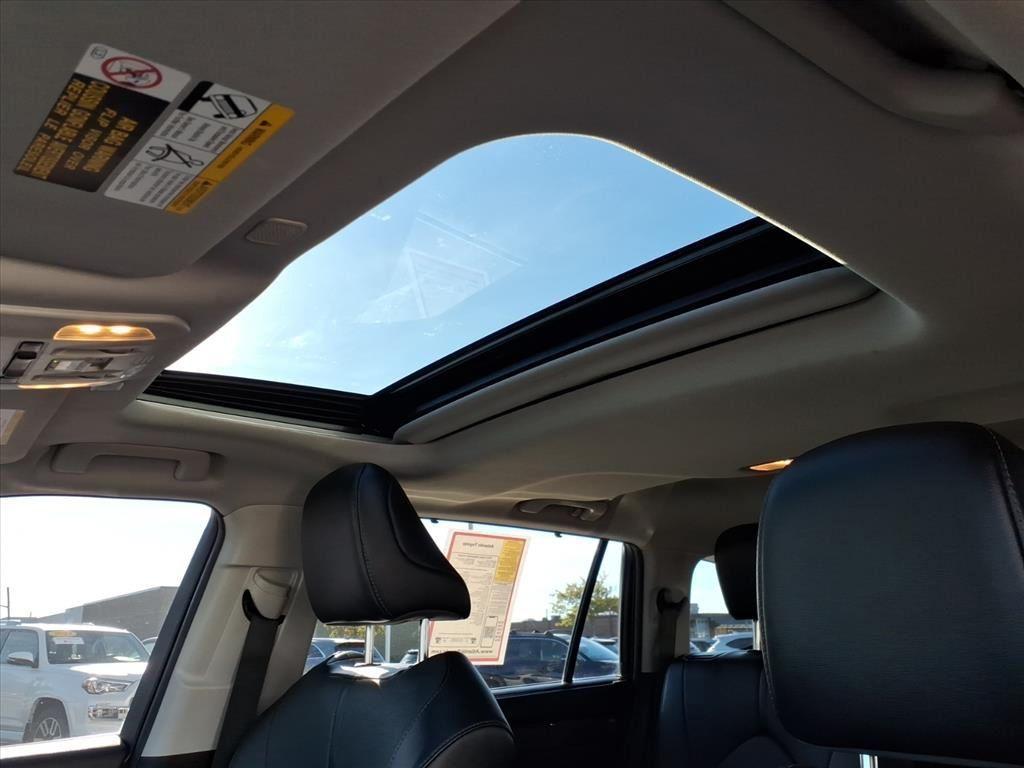 used 2023 Toyota Highlander car, priced at $37,443