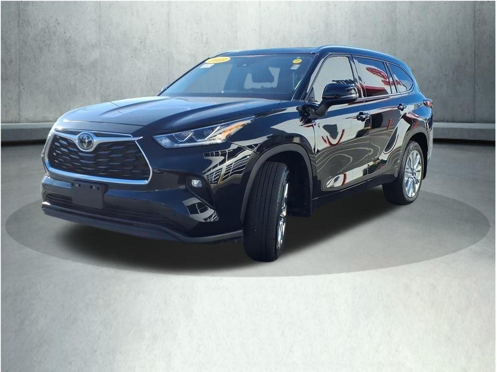used 2023 Toyota Highlander car, priced at $37,443