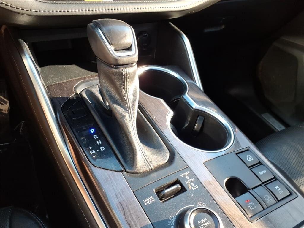 used 2023 Toyota Highlander car, priced at $37,443