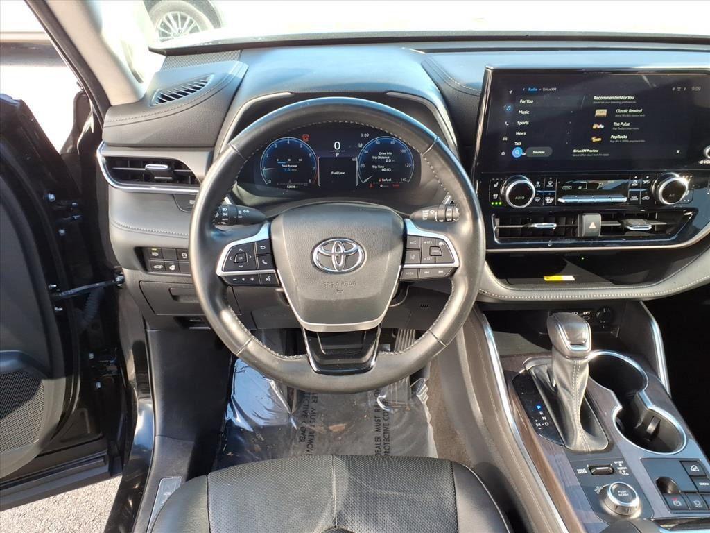used 2023 Toyota Highlander car, priced at $37,443