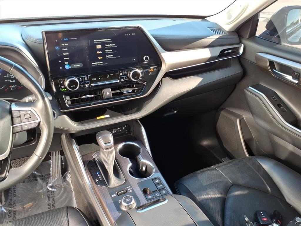 used 2023 Toyota Highlander car, priced at $37,443