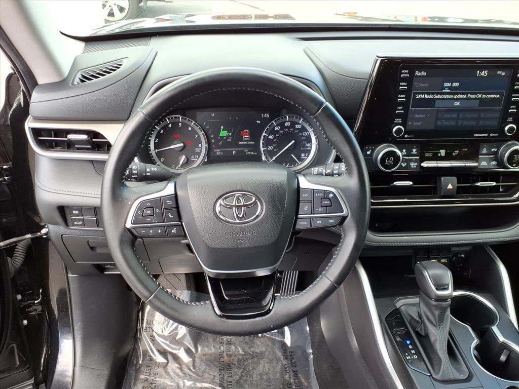 used 2021 Toyota Highlander car, priced at $33,438