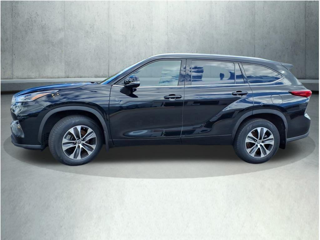 used 2021 Toyota Highlander car, priced at $33,438