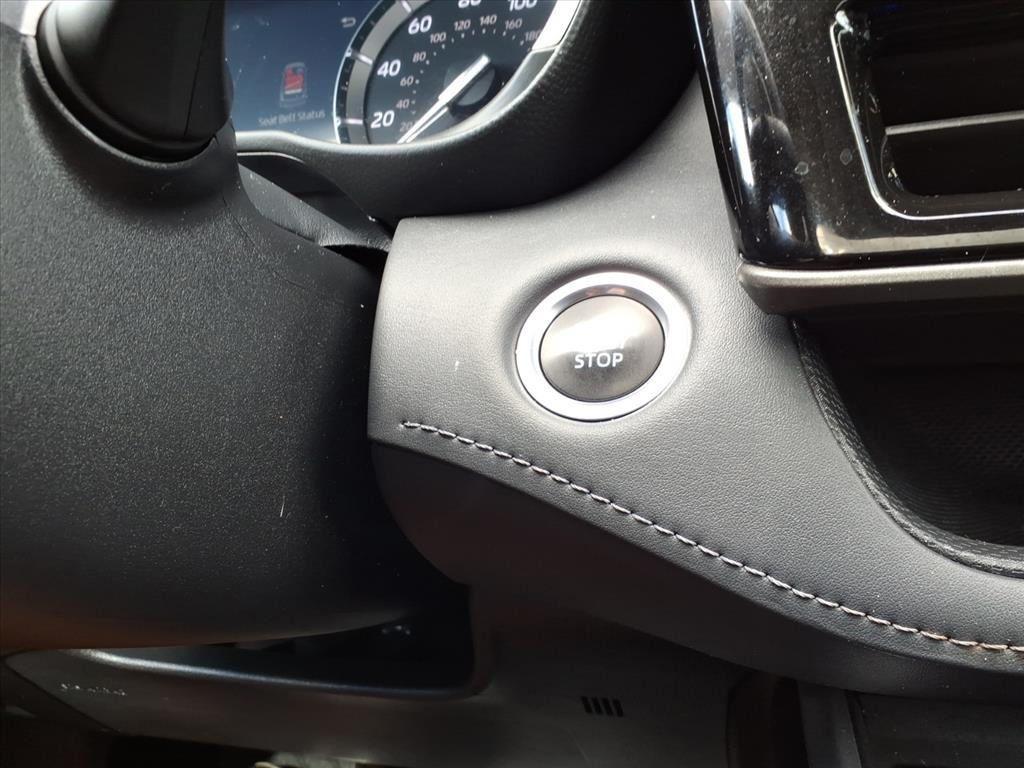 used 2021 Toyota Highlander car, priced at $33,438