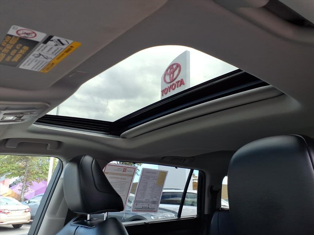 used 2021 Toyota Highlander car, priced at $33,438
