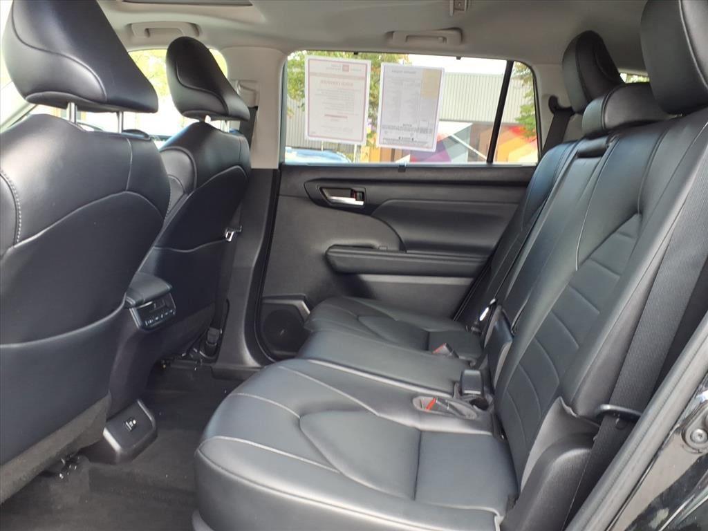used 2021 Toyota Highlander car, priced at $33,438