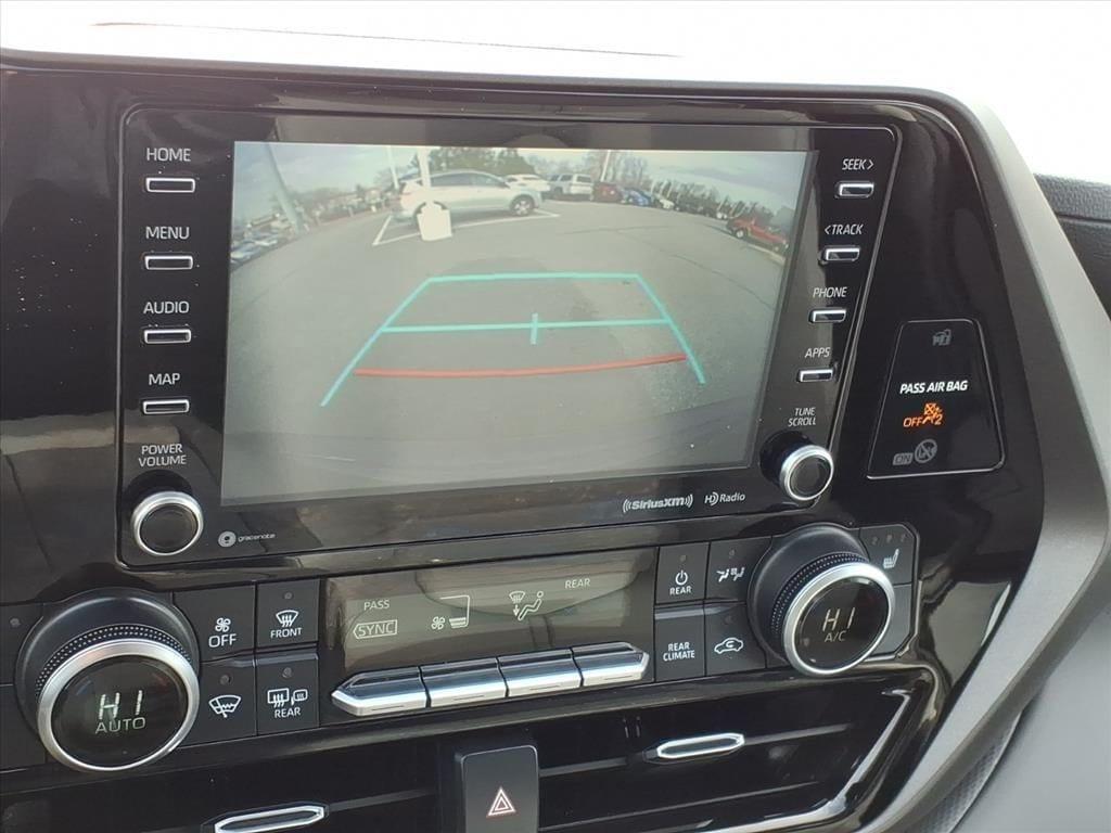 used 2020 Toyota Highlander Hybrid car, priced at $24,786