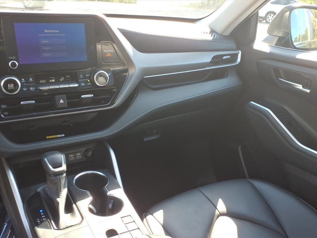 used 2023 Toyota Highlander Hybrid car, priced at $39,577