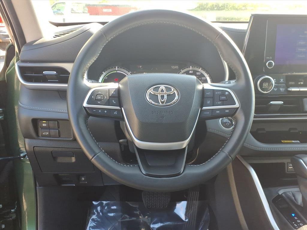 used 2023 Toyota Highlander Hybrid car, priced at $39,577