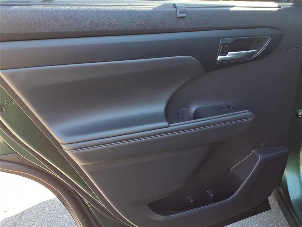 used 2023 Toyota Highlander Hybrid car, priced at $39,577