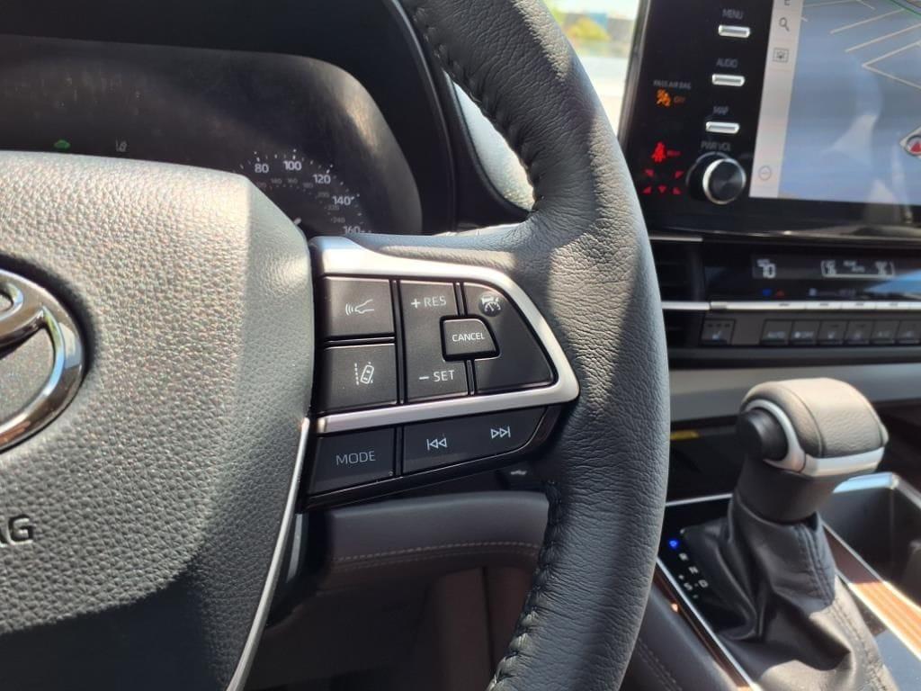 used 2022 Toyota Sienna car, priced at $44,400