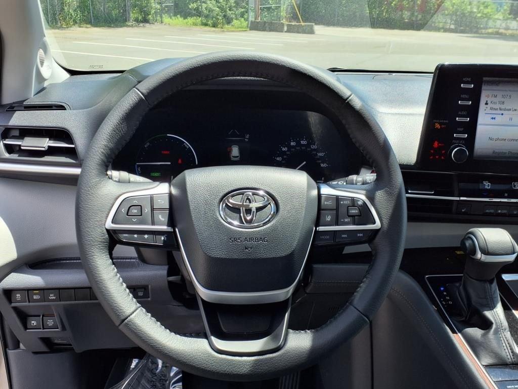 used 2022 Toyota Sienna car, priced at $44,400