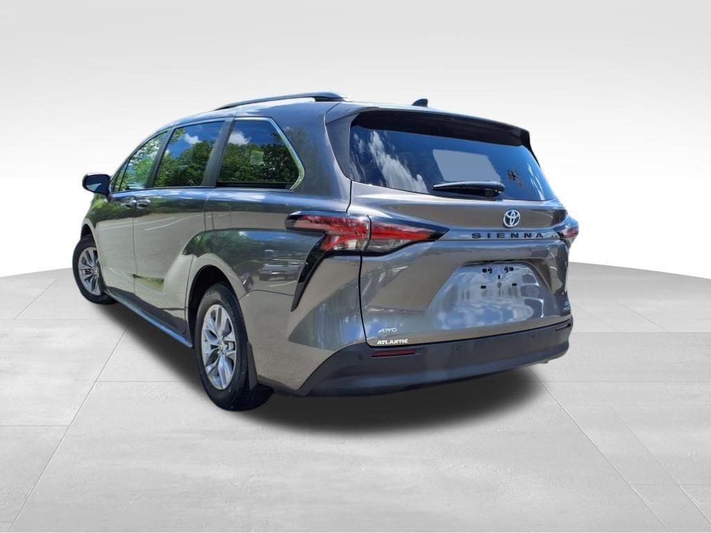 used 2022 Toyota Sienna car, priced at $44,400