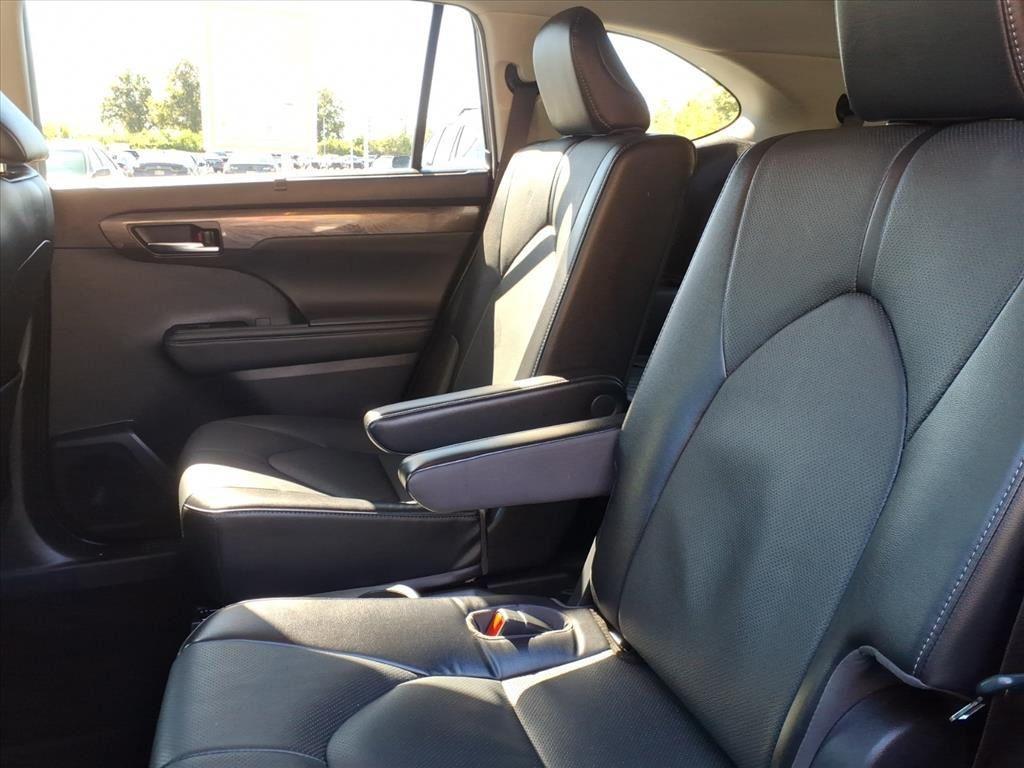 used 2022 Toyota Highlander Hybrid car, priced at $41,853