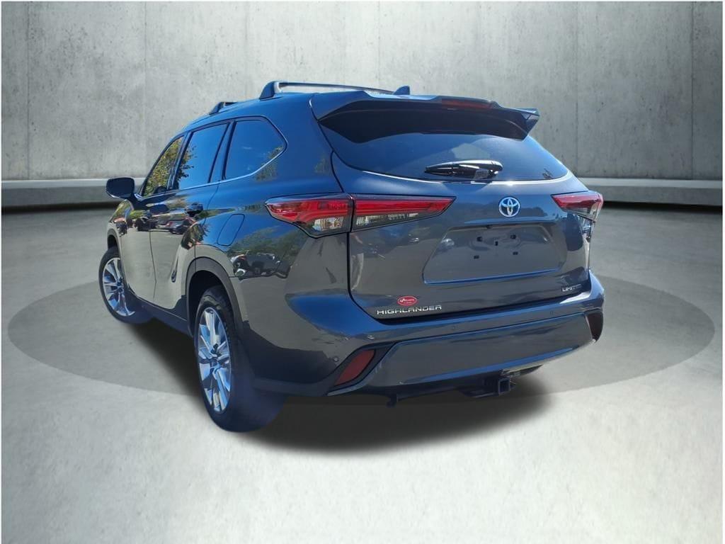 used 2022 Toyota Highlander Hybrid car, priced at $41,853