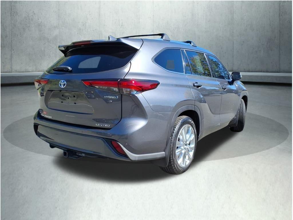used 2022 Toyota Highlander Hybrid car, priced at $41,853