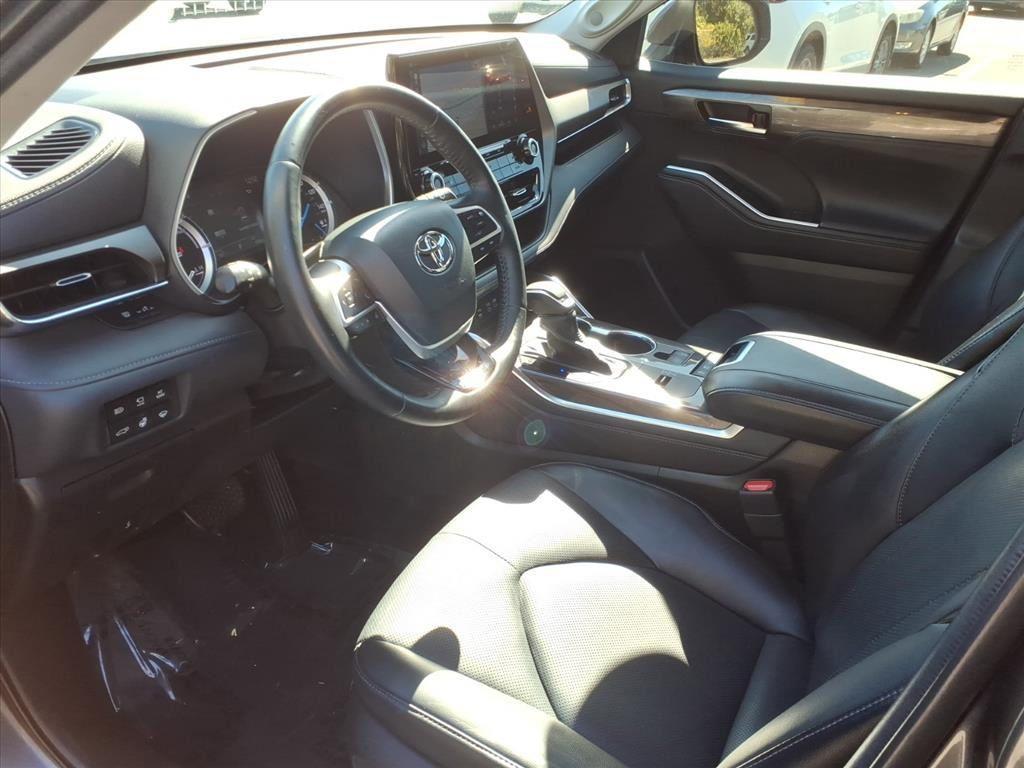 used 2022 Toyota Highlander Hybrid car, priced at $41,853