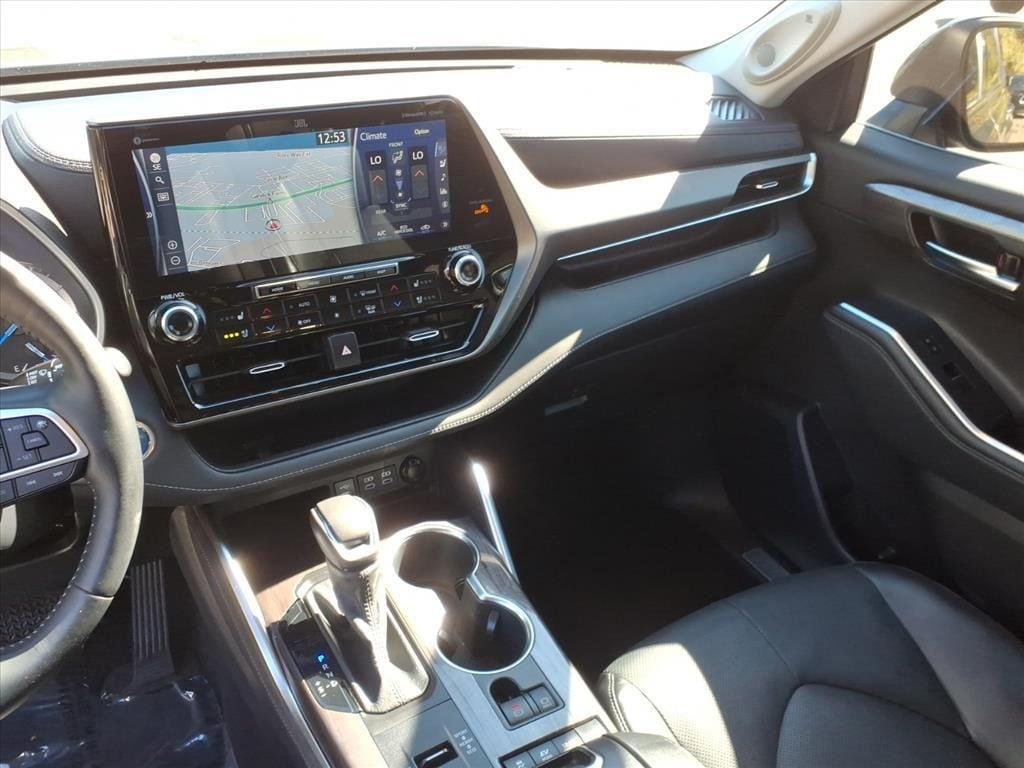used 2022 Toyota Highlander Hybrid car, priced at $41,853