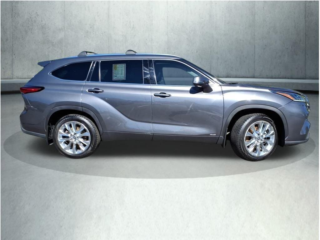 used 2022 Toyota Highlander Hybrid car, priced at $41,853