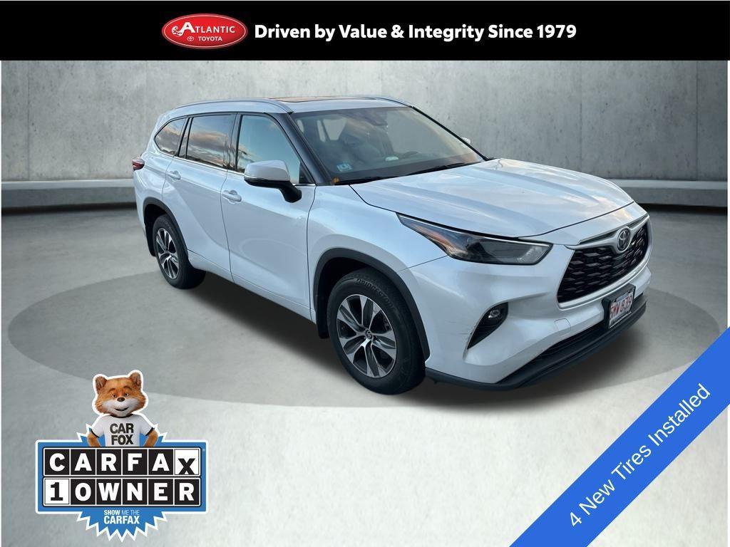 used 2022 Toyota Highlander car, priced at $37,358