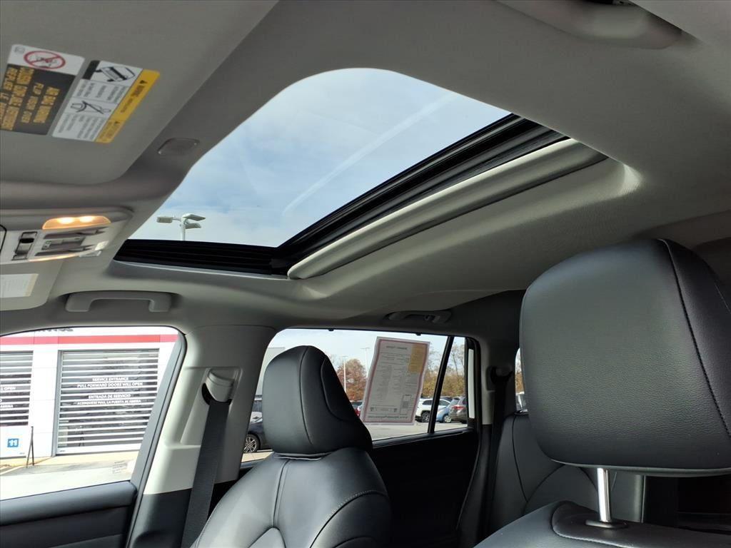 used 2025 Toyota Highlander car, priced at $45,826
