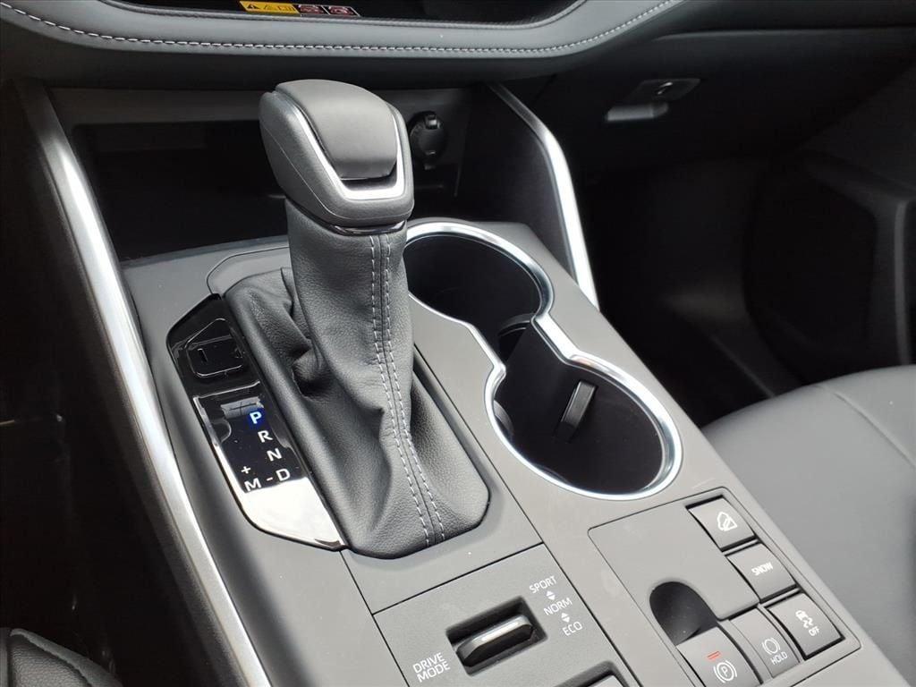 used 2025 Toyota Highlander car, priced at $45,826
