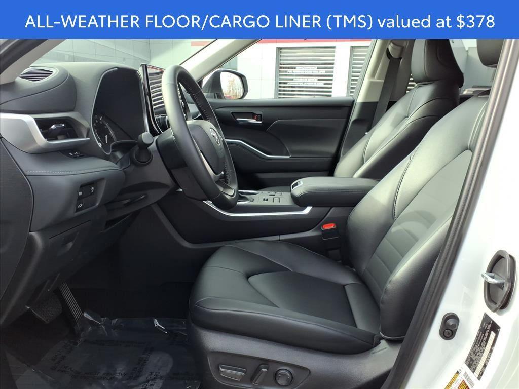 used 2025 Toyota Highlander car, priced at $45,826