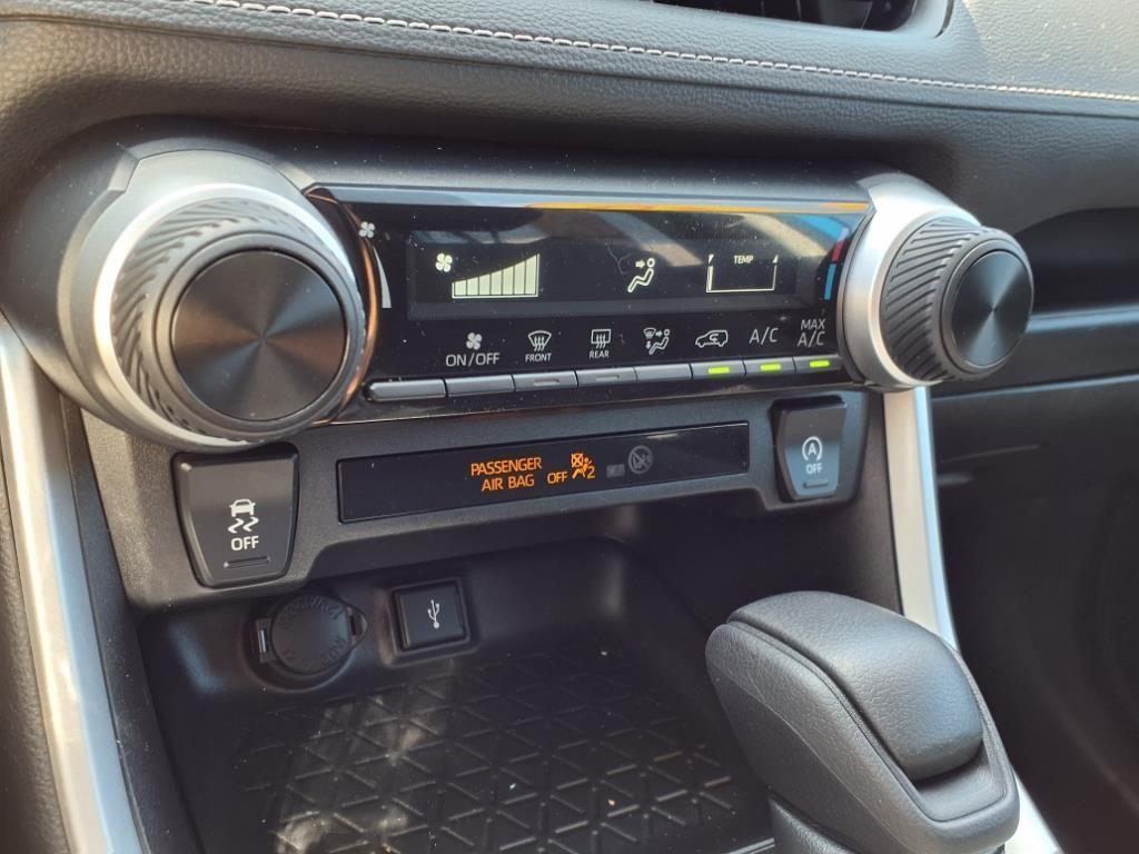 used 2020 Toyota RAV4 car, priced at $26,433