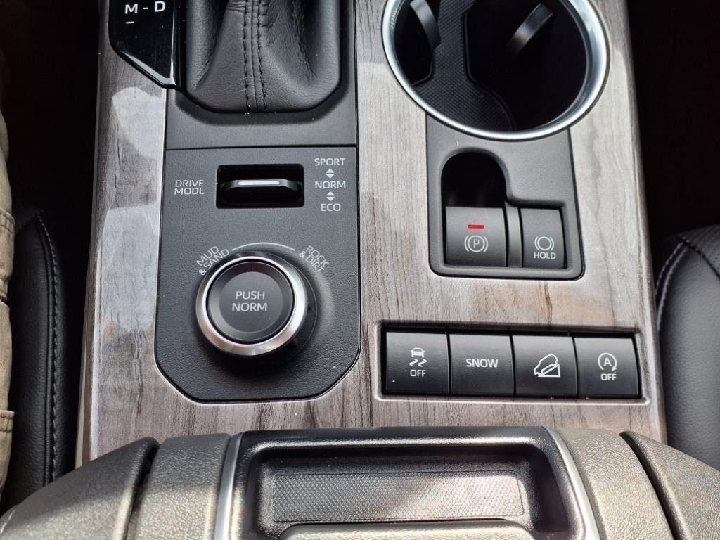 used 2020 Toyota Highlander car, priced at $34,522