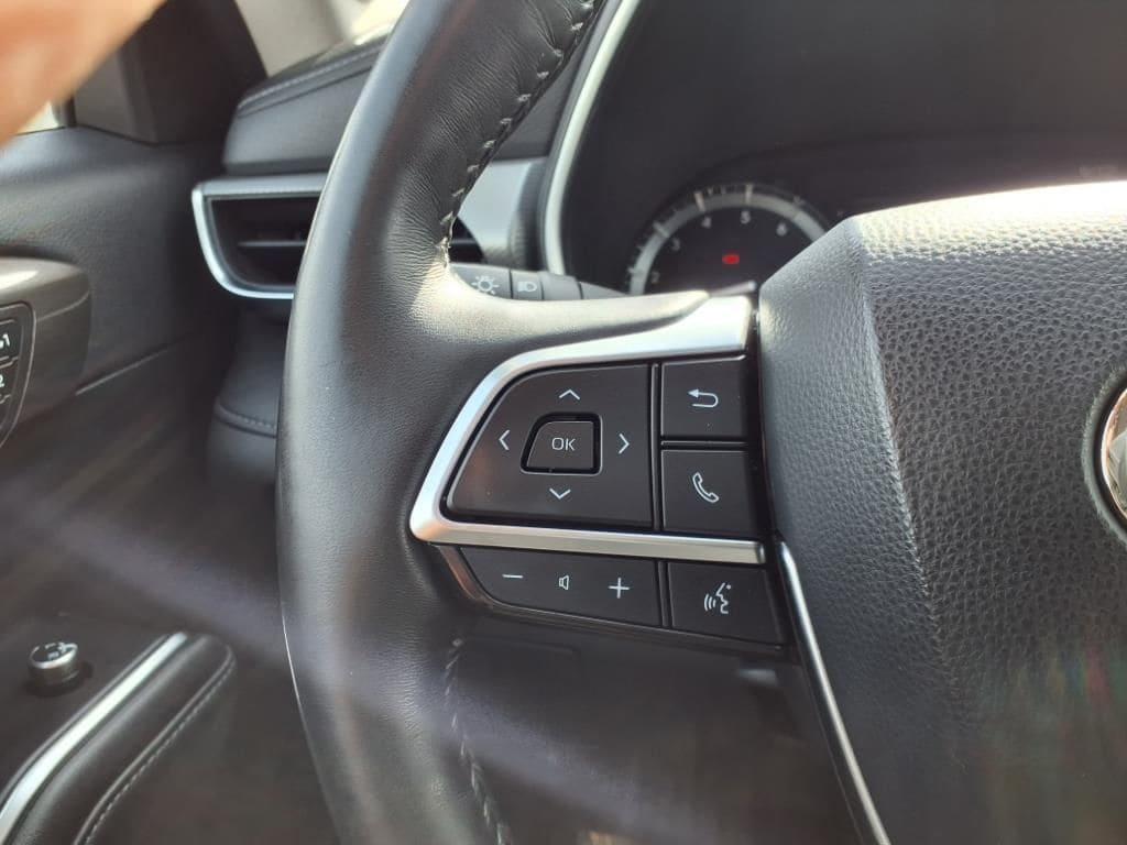 used 2020 Toyota Highlander car, priced at $34,522