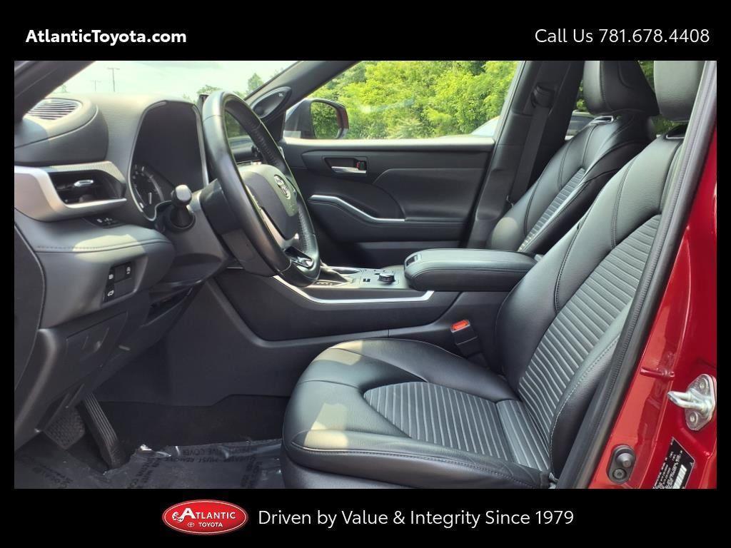 used 2023 Toyota Highlander car, priced at $39,088