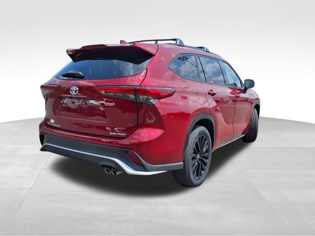 used 2023 Toyota Highlander car, priced at $39,088