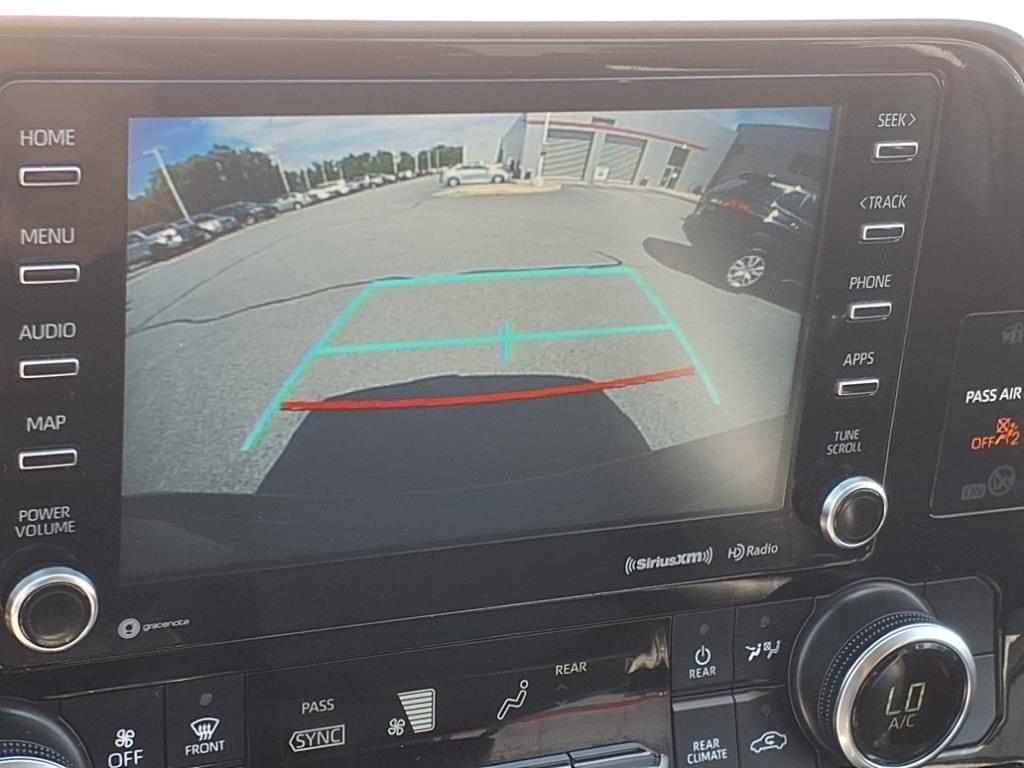 used 2022 Toyota Highlander car, priced at $27,800