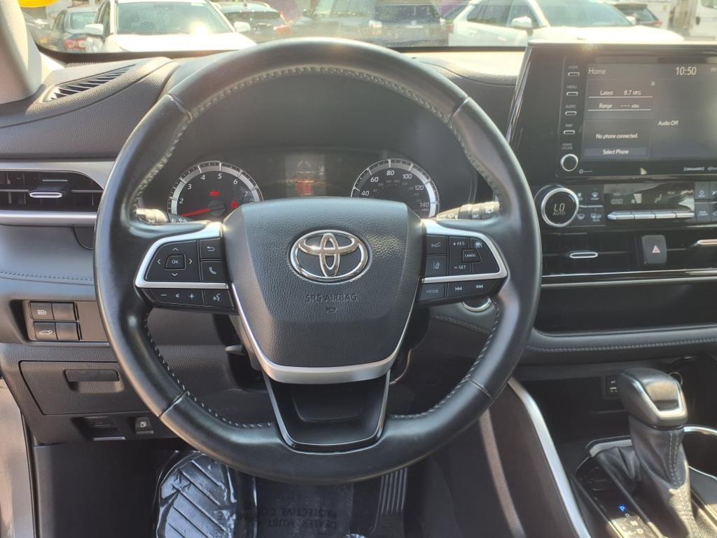 used 2022 Toyota Highlander car, priced at $27,800