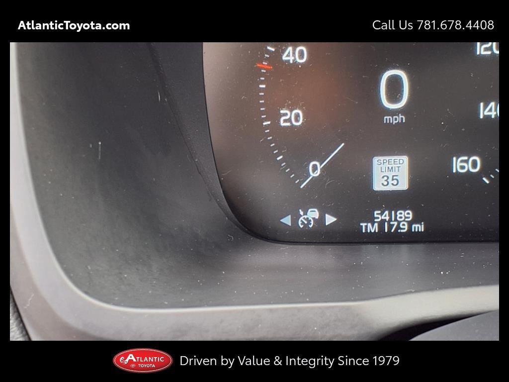used 2021 Volvo XC90 car, priced at $36,400