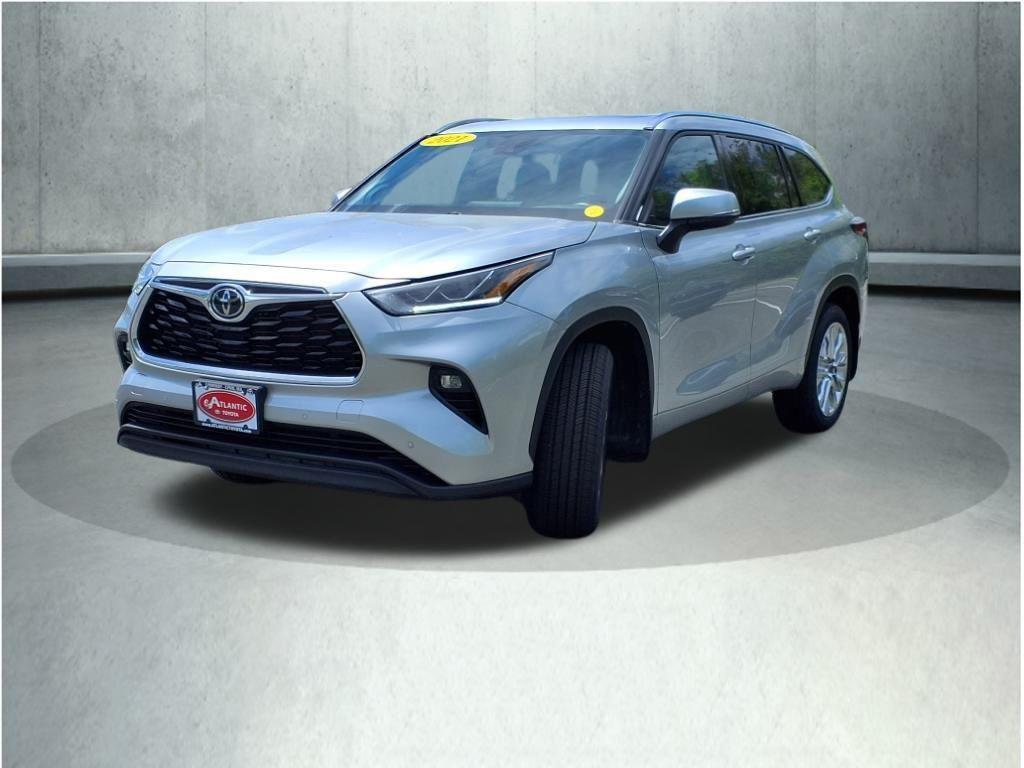used 2021 Toyota Highlander car, priced at $30,988