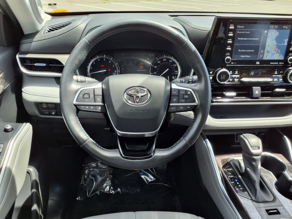used 2021 Toyota Highlander car, priced at $30,988
