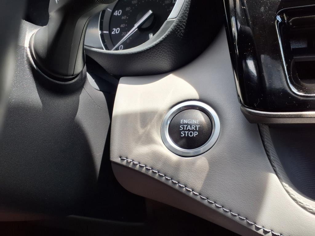 used 2021 Toyota Highlander car, priced at $30,988