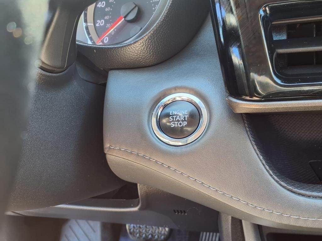 used 2022 Toyota Highlander car, priced at $32,704