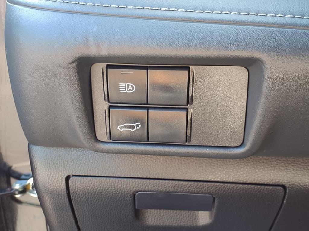 used 2022 Toyota Highlander car, priced at $32,704